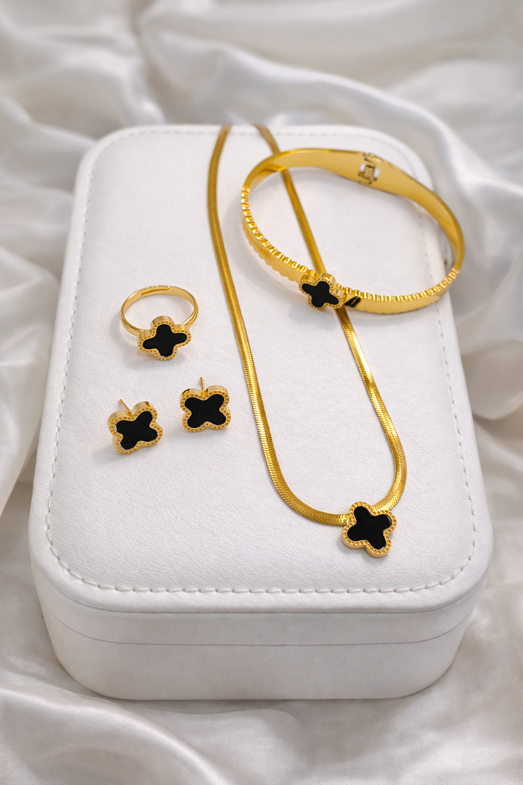 Gold Stainless Steel Black Clover Jewelry Set