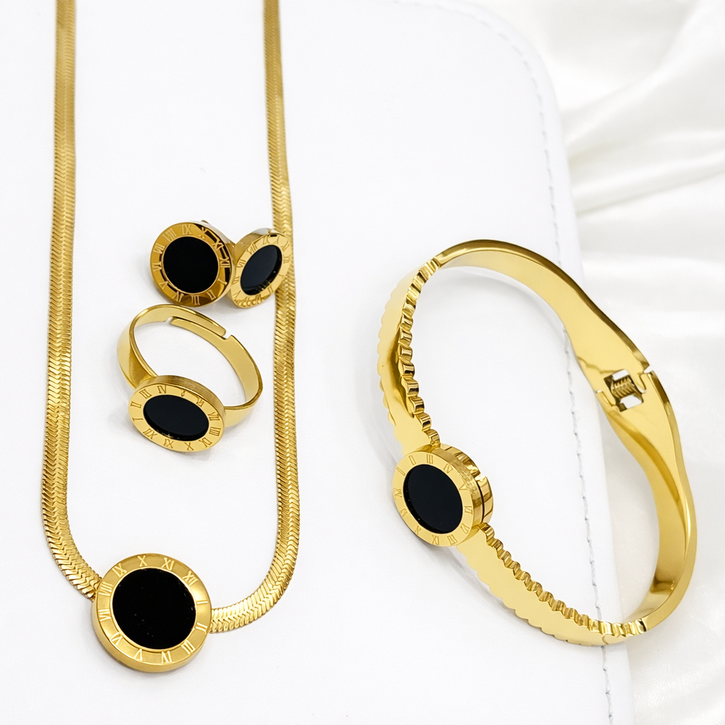 Gold Stainless Steel Black Clover Jewelry Set (Round)